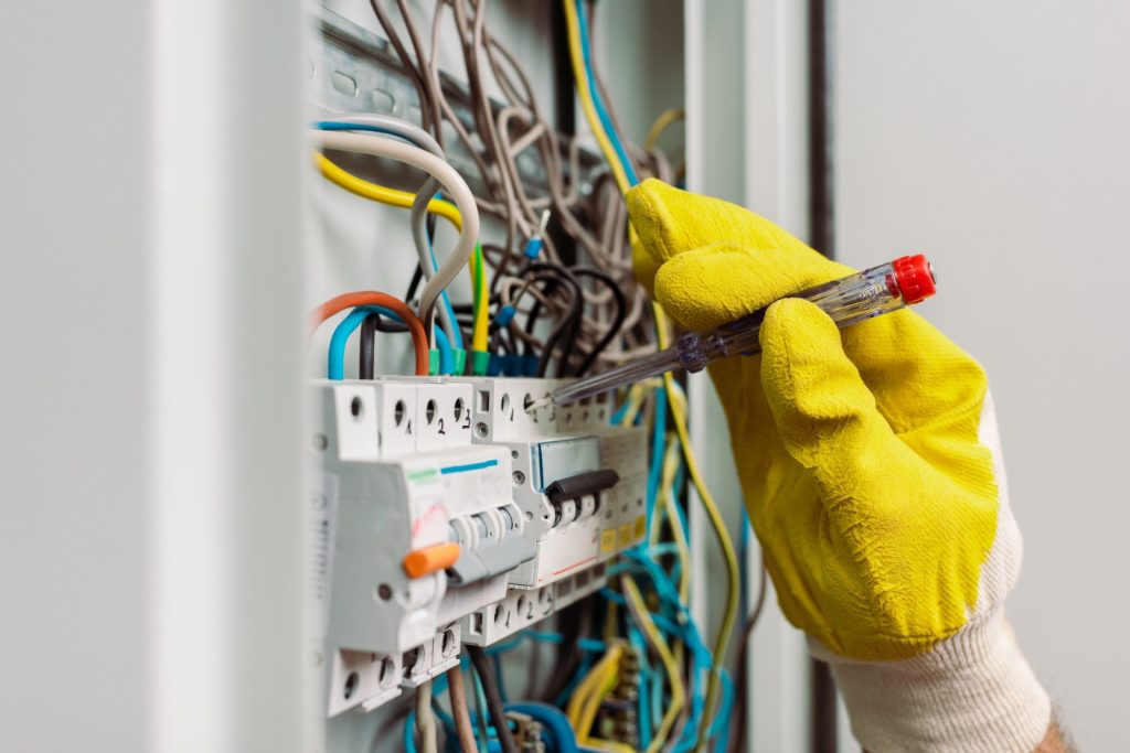 INSTALACIÓN ELÉCTRICA